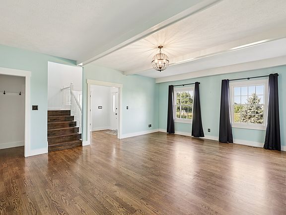 5th image of 285 N Milford Dr