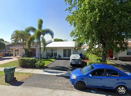 6152 SW 4th Pl Photo 1
