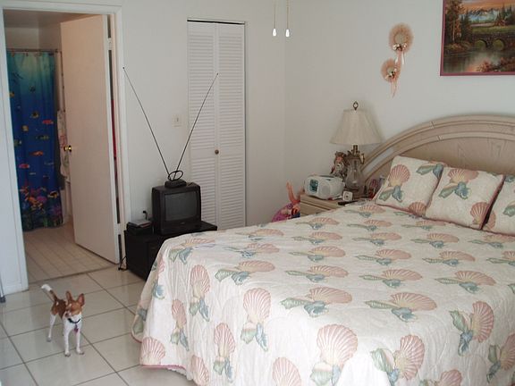 4th image of 7125 NW 186th St APT B409