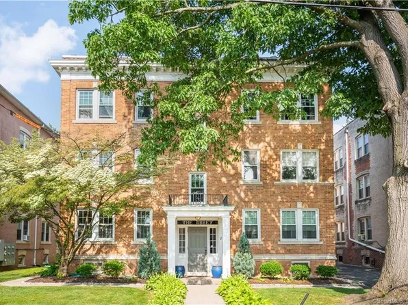 22 Robin Road #A, West Hartford, CT 06119