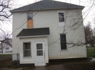 109 N Main St, La Place, IL 61936