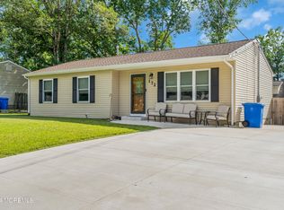 172 Stowaway Rd, Manahawkin, NJ 08050