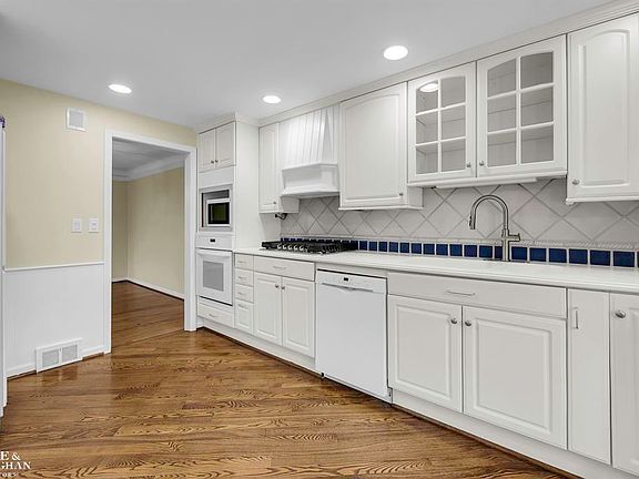 5th image of 15812 Windmill Pointe Dr