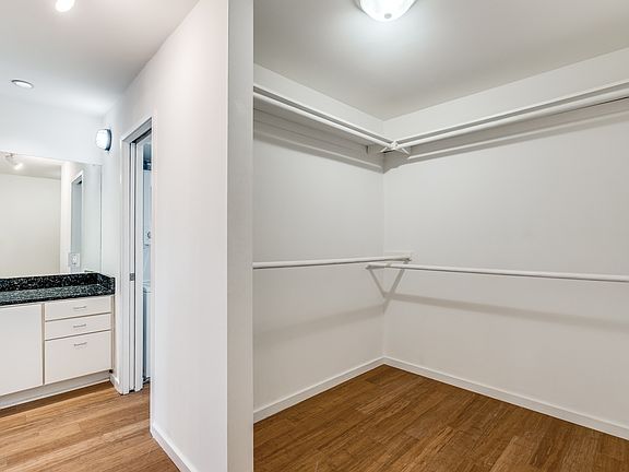 4th image of 4242 Buena Vista St APT 10