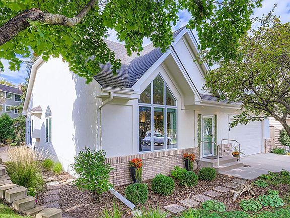 2nd image of 3056 Saint Albans Hollow Cir