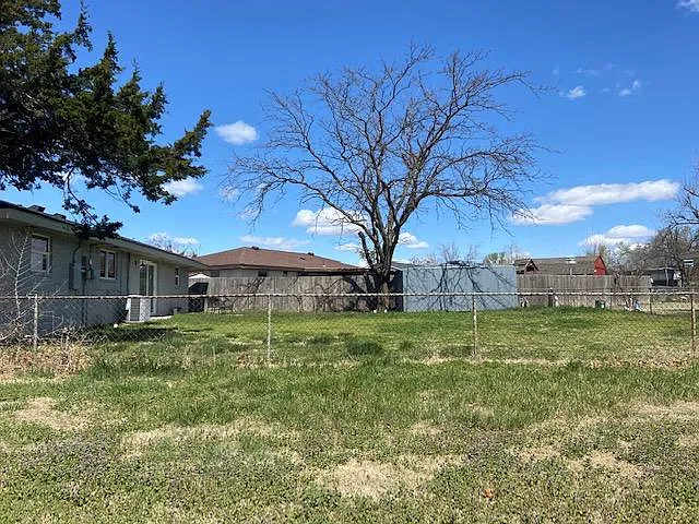 1100 Elmhurst Dr — Photo 20