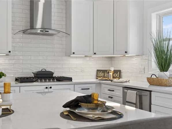 1 Stoneridge Rd #1, Smithfield, RI 02917