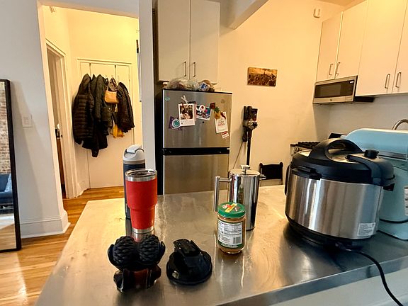 3rd image of 53 W 70th St APT 5B