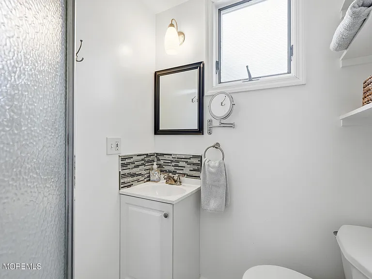 46 Broadway Ave #46 — Photo 16
