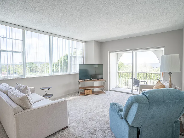 250 NE 20th St #4190 — Photo 13