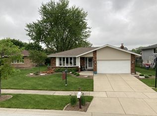 17230 Locust Ave, Tinley Park, IL 60487
