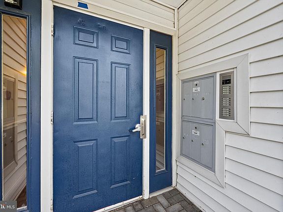 3rd image of 415 Kingsbury Way #C21