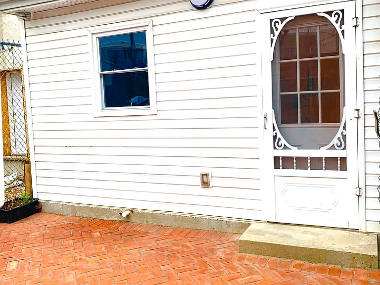 174 E Huntingdon St — Photo 14