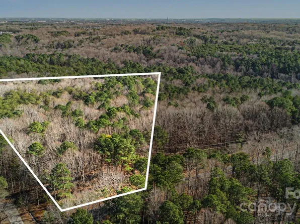 9026 Island Point Rd, Charlotte, NC 28278