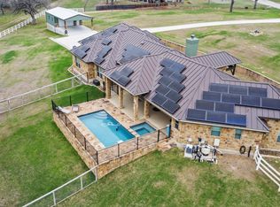 132 N Abrego Xing, Floresville, TX 78114