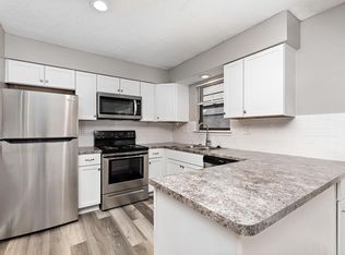 110 S Saxony Dr, Olathe, KS 66061