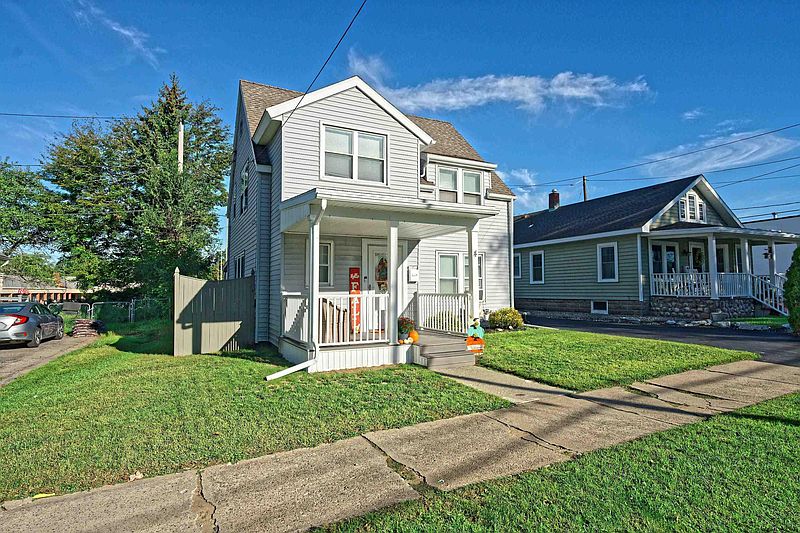 2nd image of 4 SELDEN Street