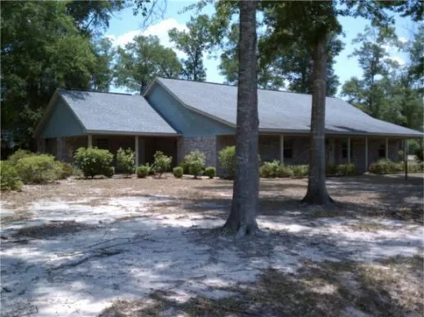 132 County Road 760, Buna, TX 77612