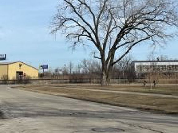 5th image of 14400 Leavitt Ave