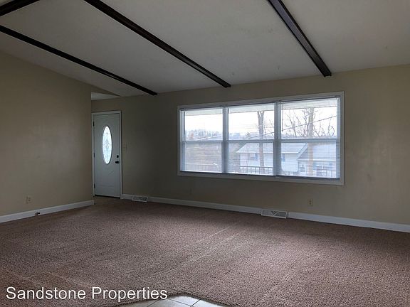 3rd image of 507 Gateway Dr