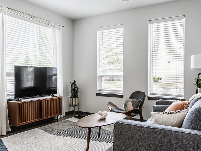 AYR Apartments — Photo 19