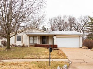 693 Shadow Rock Dr, Florissant, MO 63031