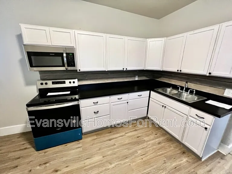 2812 B St — Photo 3
