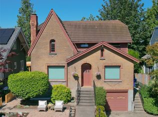 2725 45th Ave SW, Seattle, WA 98116