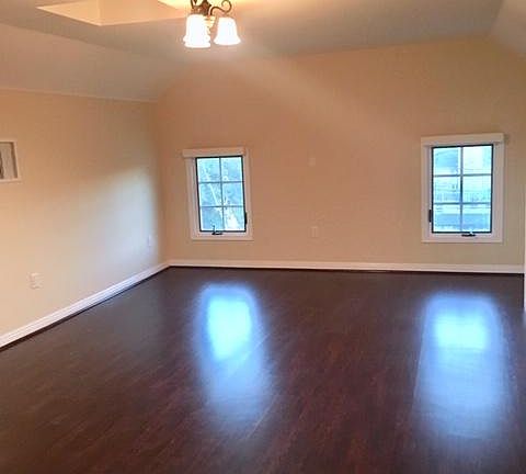 5th image of 844 S Windsor Blvd