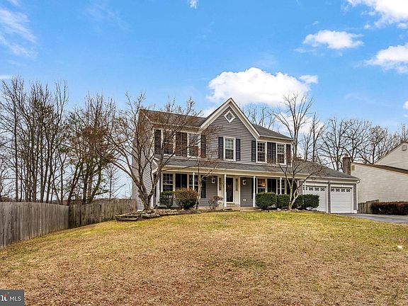 2nd image of 3 Snow Meadow Ln