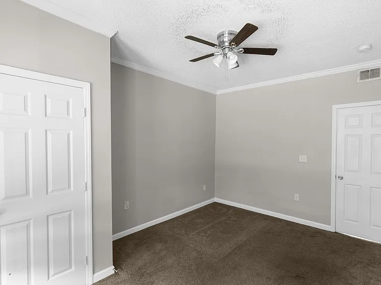 Southside Manor — Photo 20
