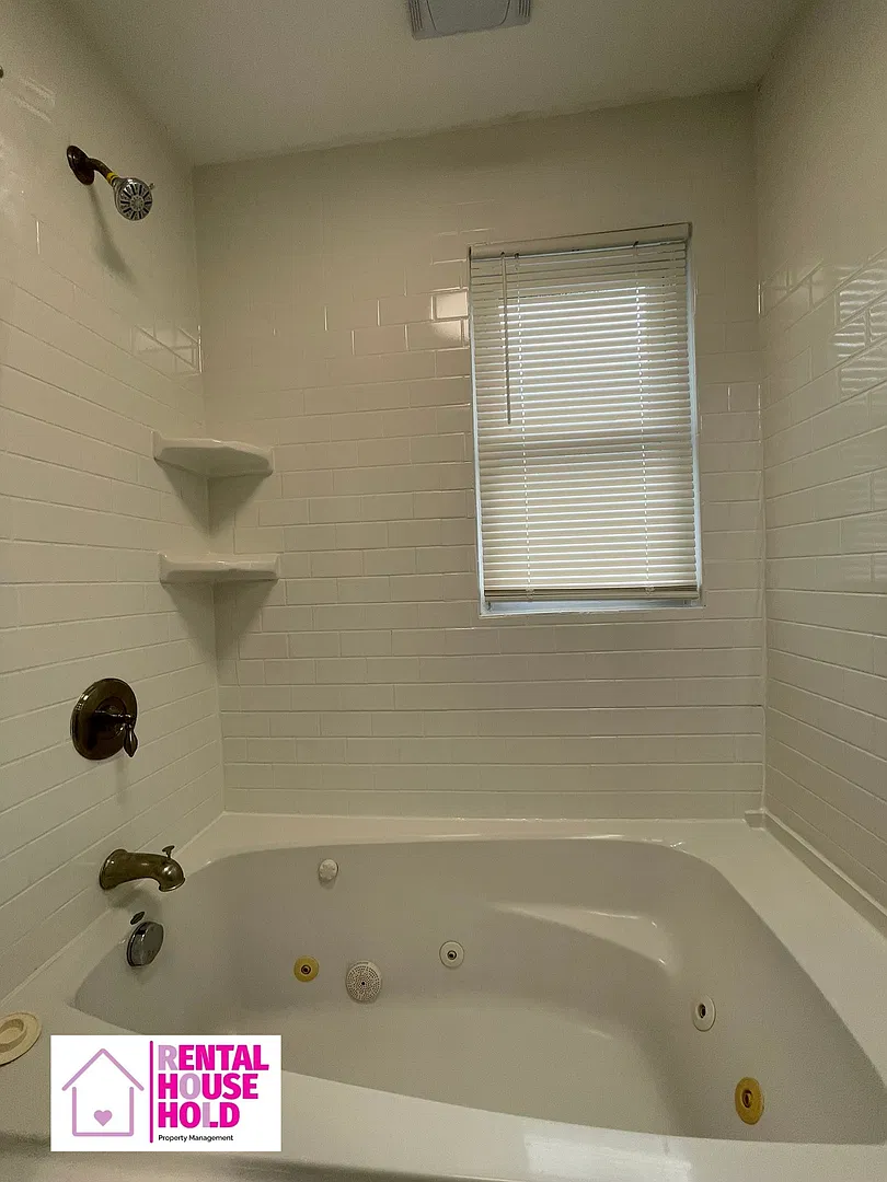 Fall in Love with This Charming 3-Room Ranch! — Photo 4