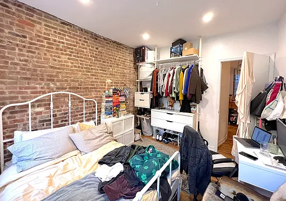 Rented by KNOCKKNOCK LLC | media 8