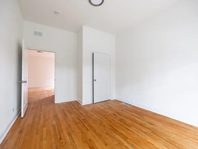 3107 N Harding Ave #1 — Photo 4