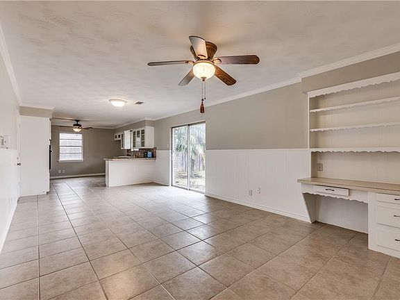 3rd image of 1321 Mayfield Ave