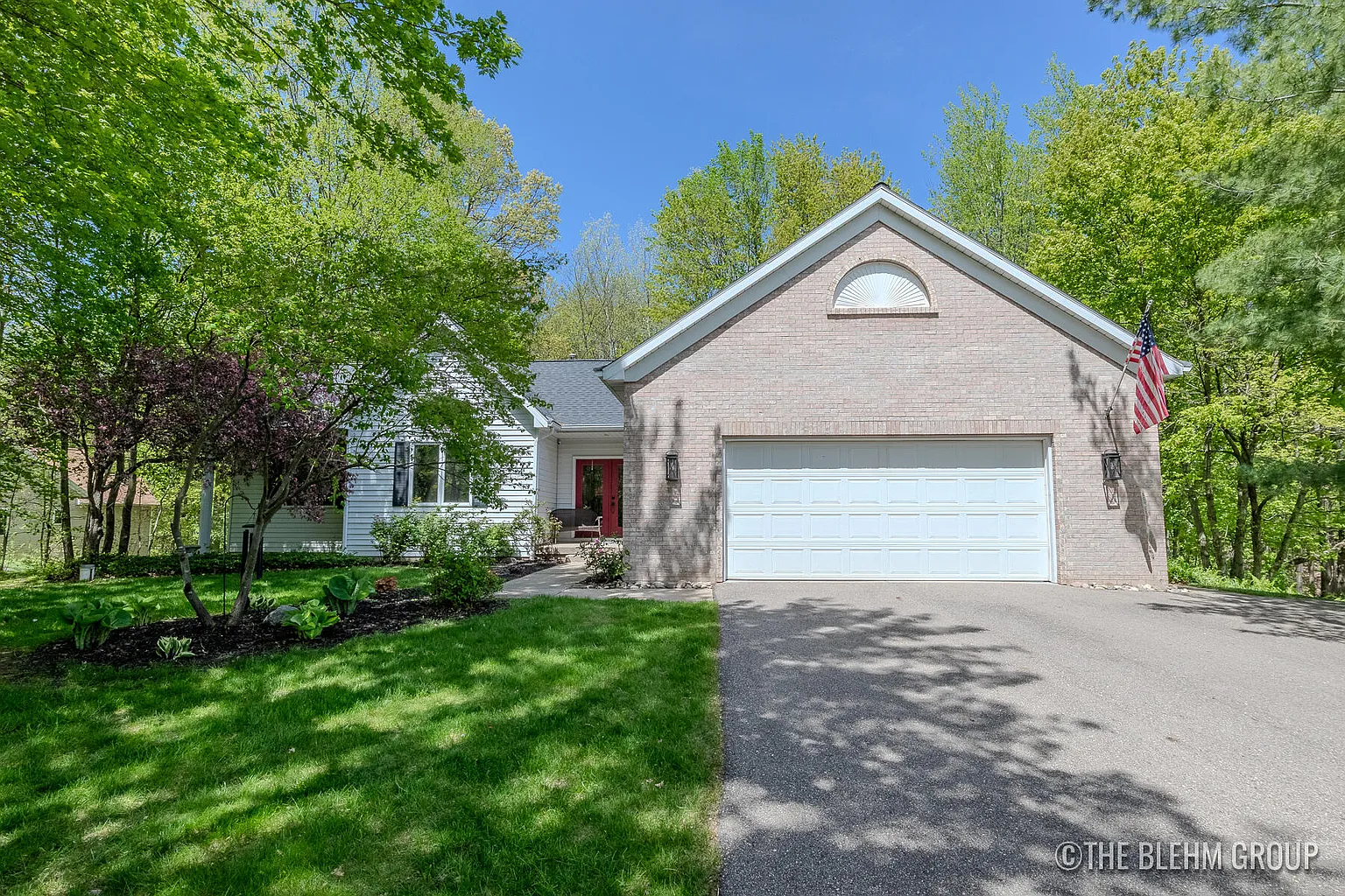 6349 Pyramid Ln NE photo 1