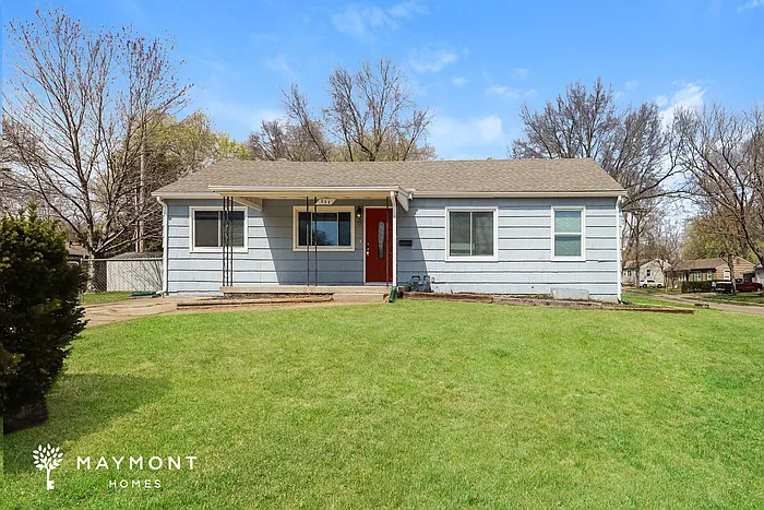 111 N Gilbert St — Photo 1