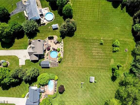 4th image of 9815 Fox Knoll Dr
