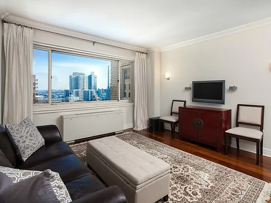 Sold by Sotheby's International Realty | media 9