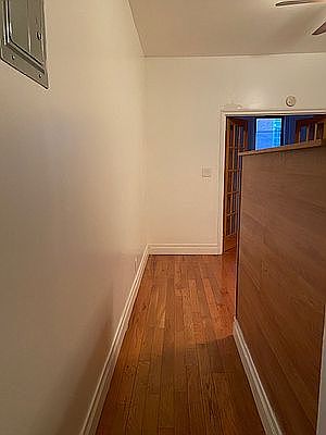 4th image of 605 E 11th St APT 1