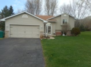 2010 Spruce Ct, Rockford, MN 55373