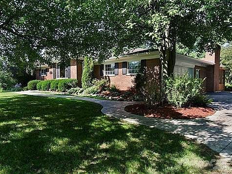 1st image of 1054 Bandera Dr