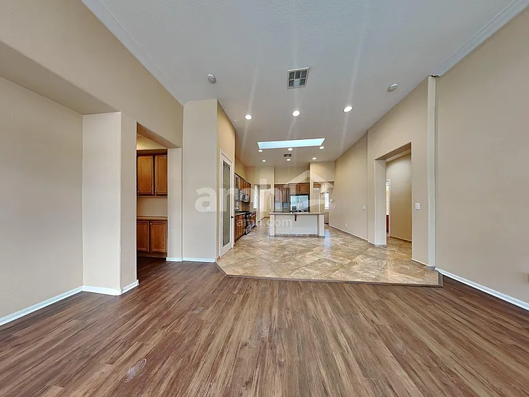 2028 Silver Blaze Ct — Photo 7