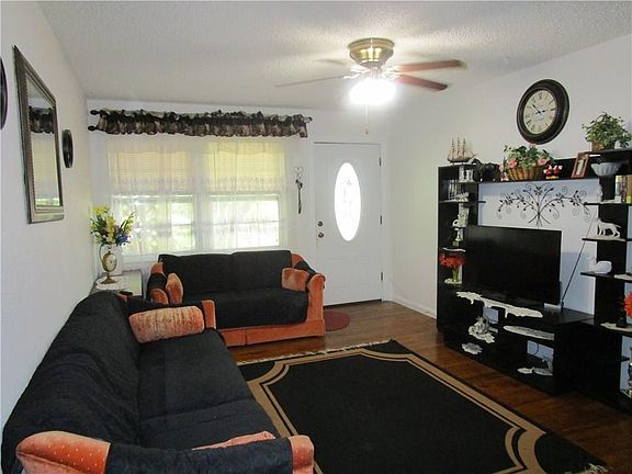 2nd image of 701 Huddleston Dr