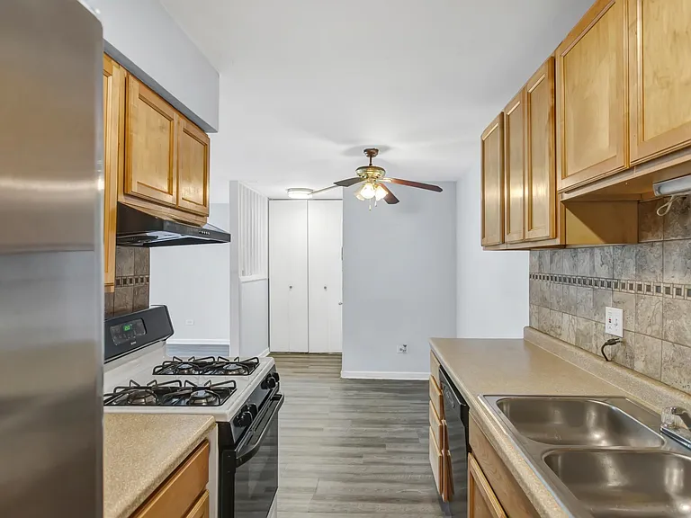 715 Heritage Dr #214 — Photo 9