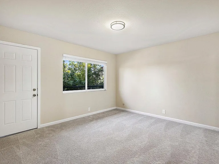 2150 Santa Clara Ave #G — Photo 16
