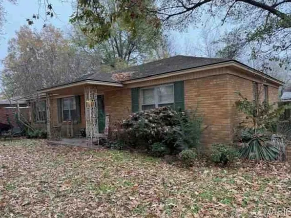 300 E Linden Cir, Kennett, MO 63857