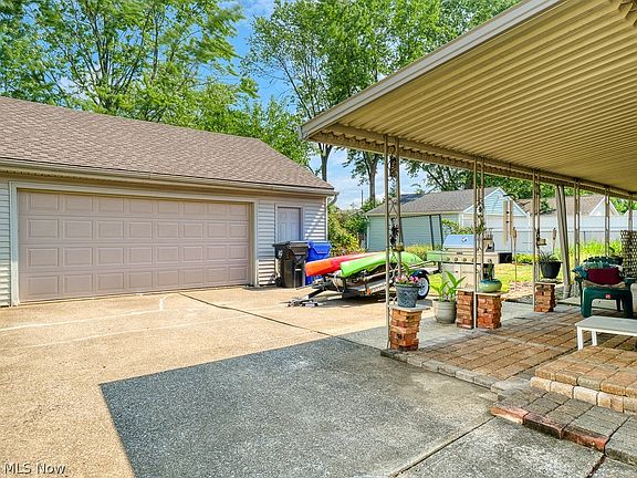 4th image of 14100 Donald Dr