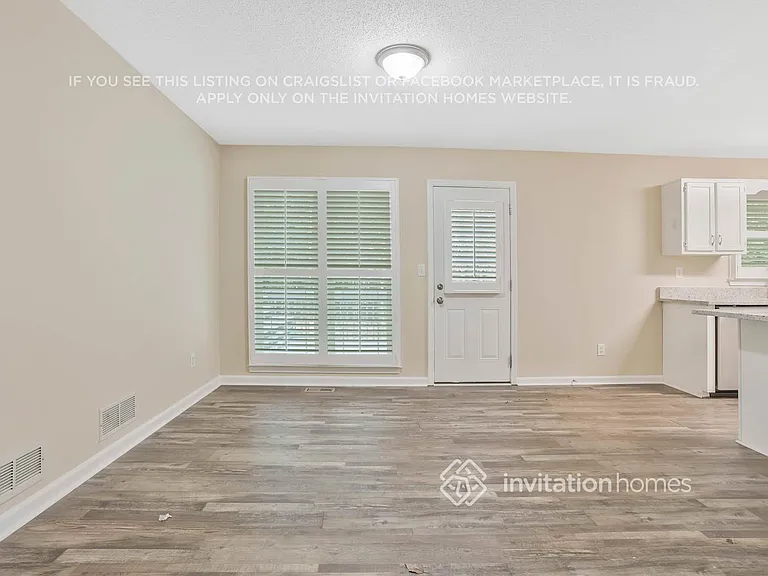 251 Warrenton Dr — Photo 8