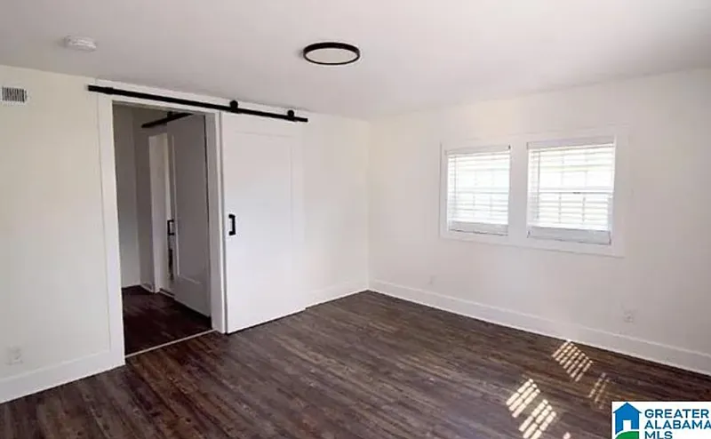 3 bed, 2.0 bath, 1428 sqft, $1,300 — Photo 4